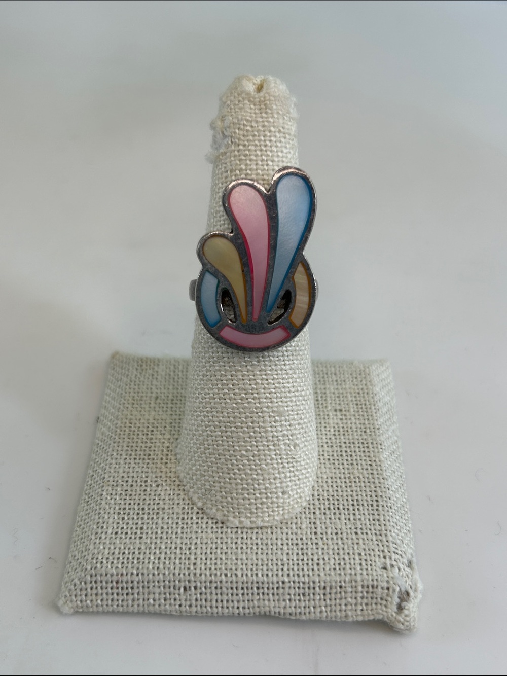 Vintage Sterling Silver Pastel Shell Inlay Modernist Statement Ring - Size 6.5